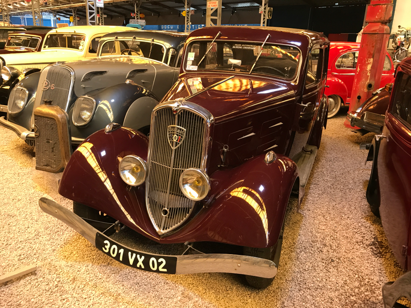 Beautiful early Peugeot 301.